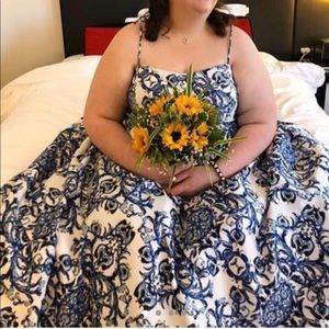 PATTERNED BLUE AND WHITE PROM DRESS